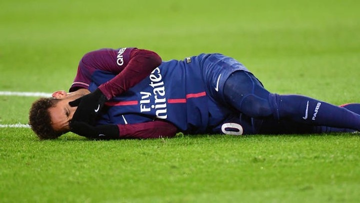 Čaká ho dlhá pauza? Neymar podstúpi v Brazílii operáciu